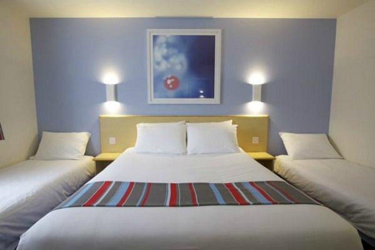 Ramada Encore Milton Keynes Kültér fotó