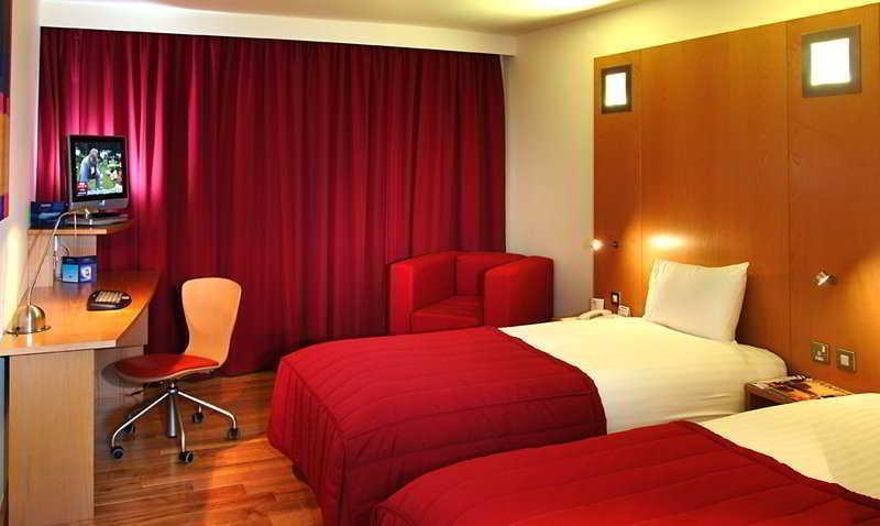 Ramada Encore Milton Keynes Kültér fotó